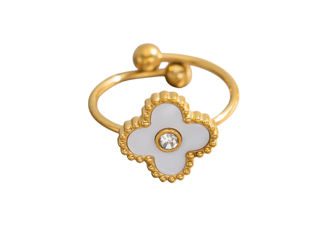 Clover Ring